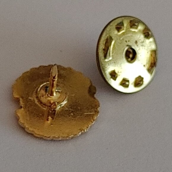 International Order of Foresters Pin Small  Gold tone - Picture 2 of 2